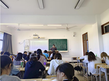 生活化教学点燃课堂：财金系一堂生动的“市场法”评估课